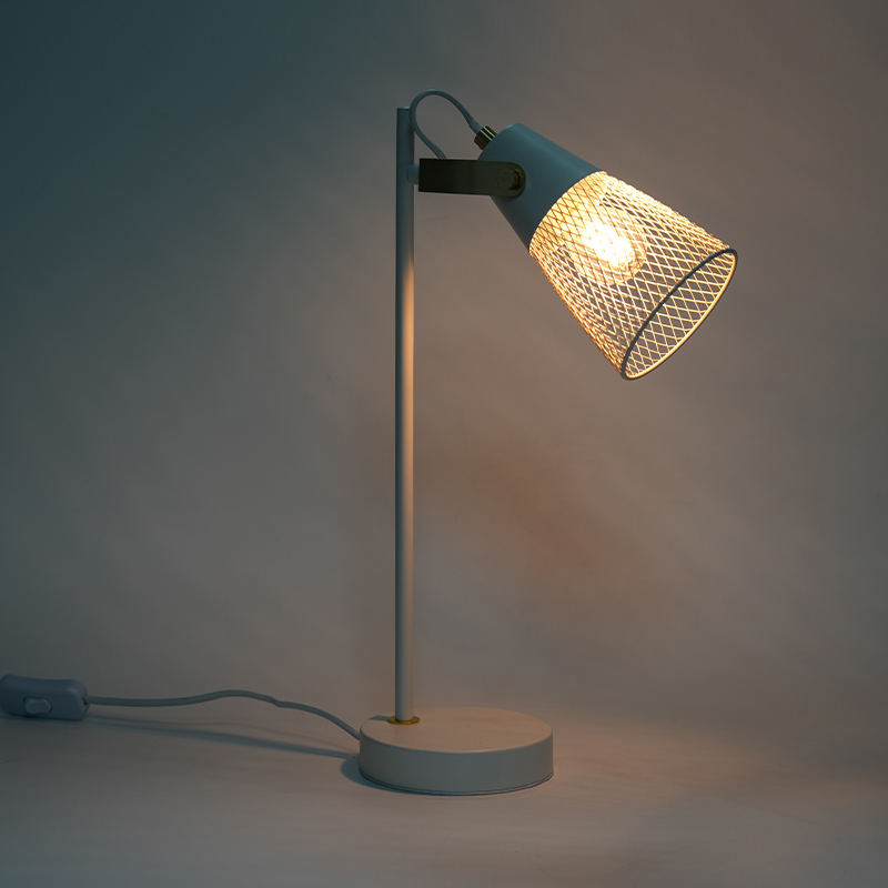 Hotel bedroom metal hollow iron table lamp